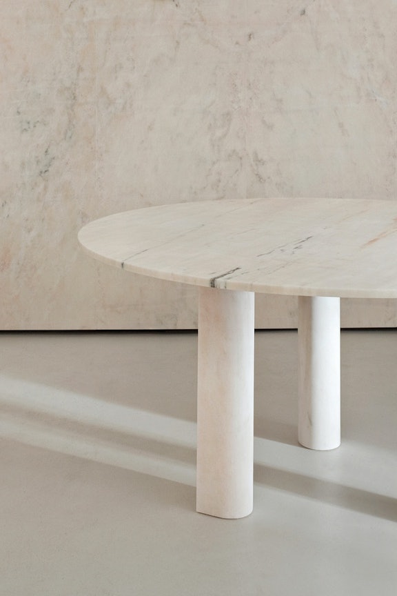 Design Marble Dining Table - "Love Me, Love Me Not" | Interactive image