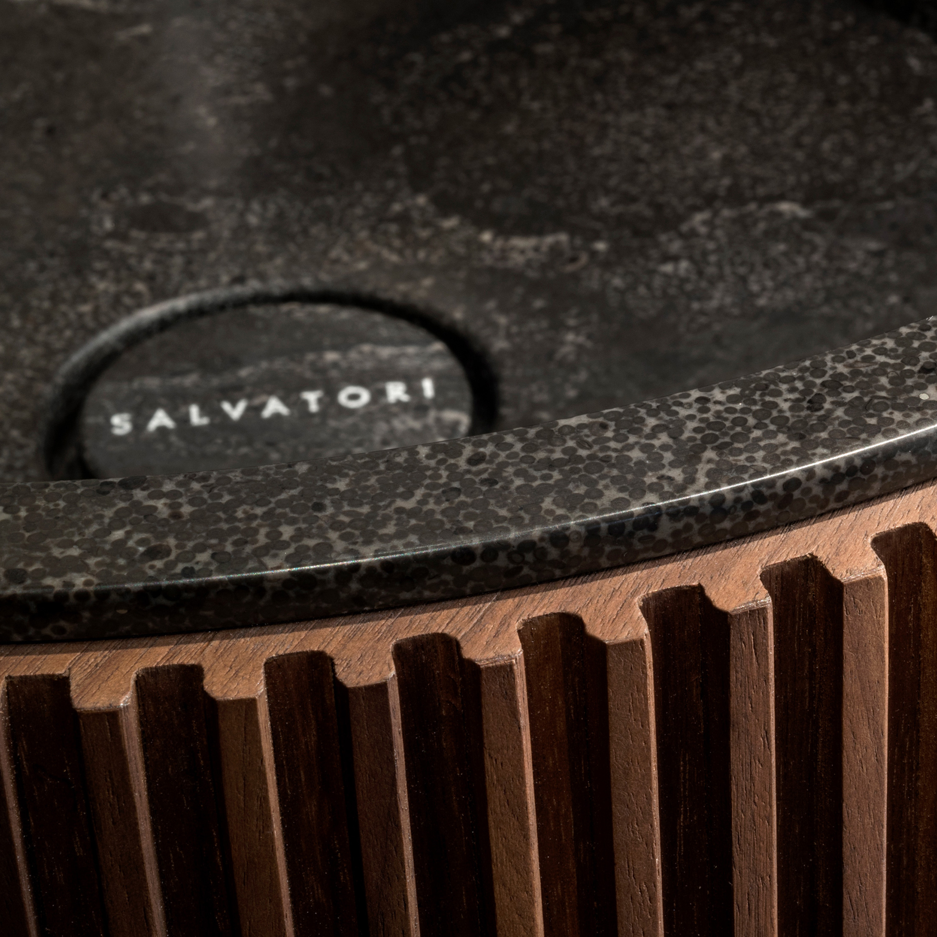 Adda Freestanding basin