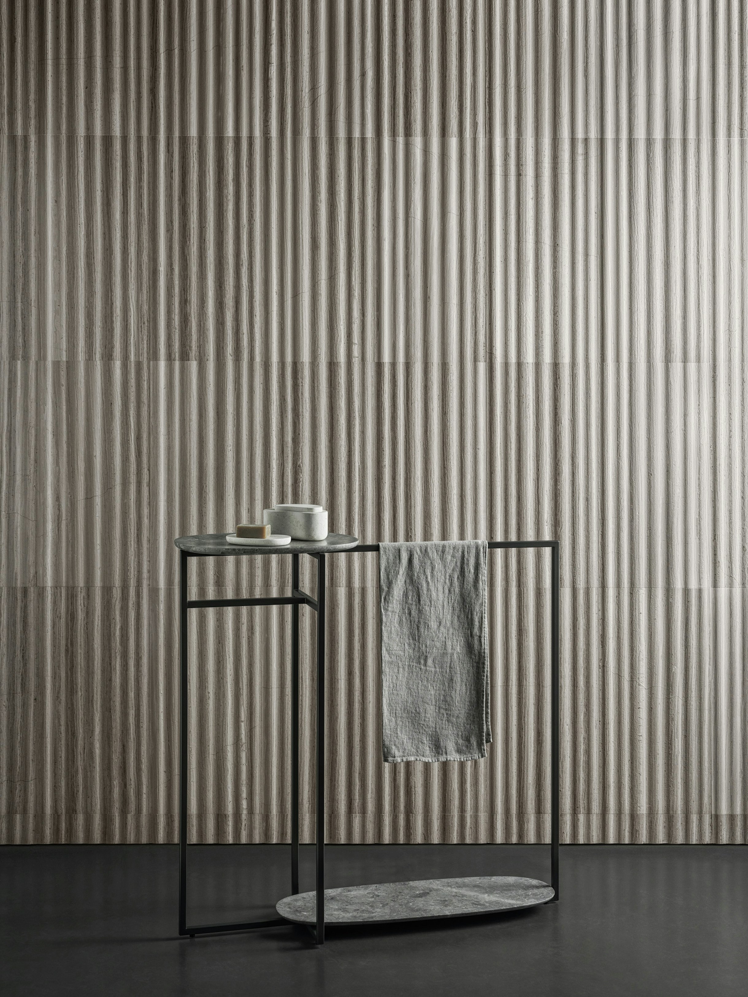 product description-raw2-Design freestanding towel anima
