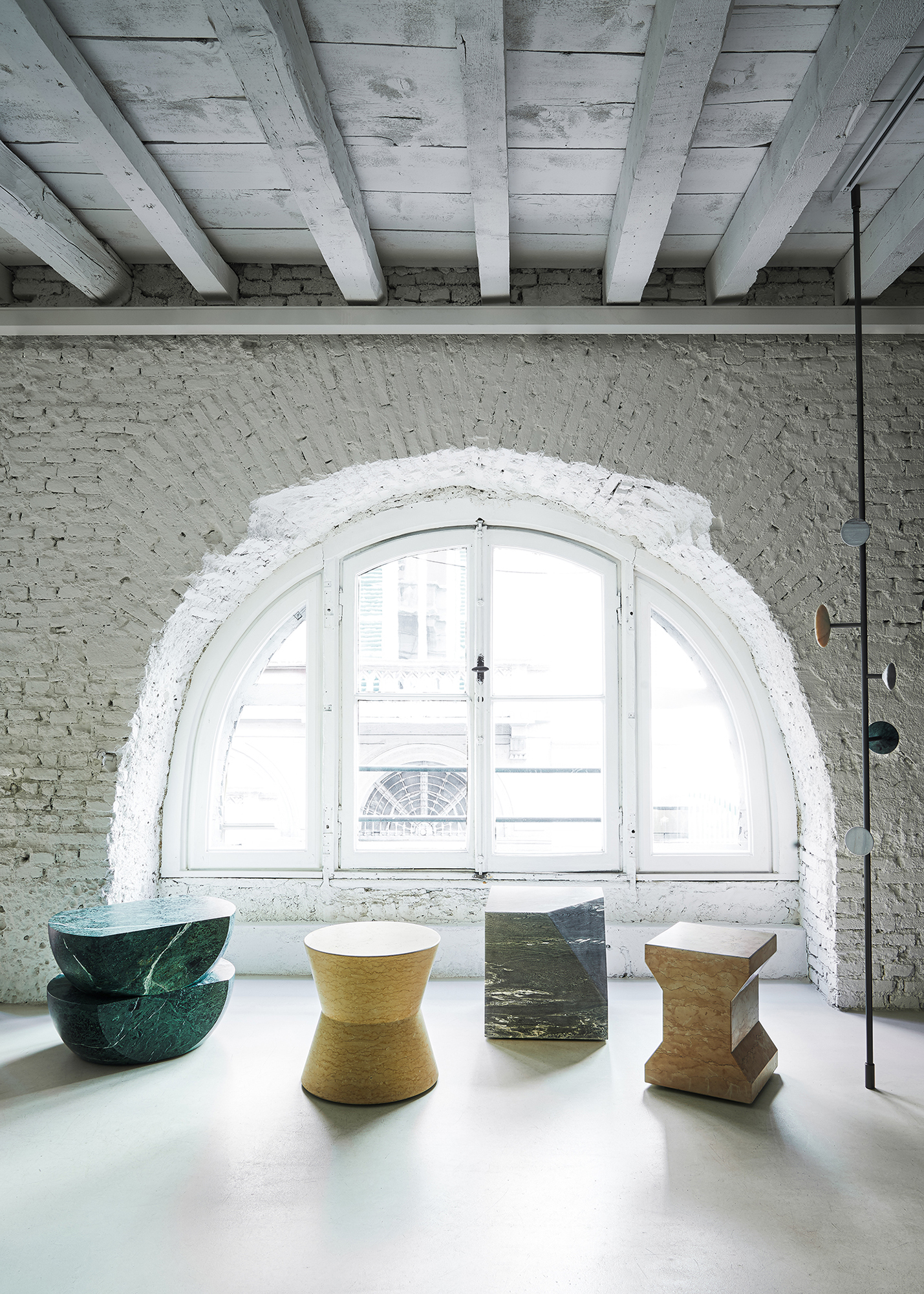 Cover_sedute-per-interni_Salvatori_Showroom Milano_2019