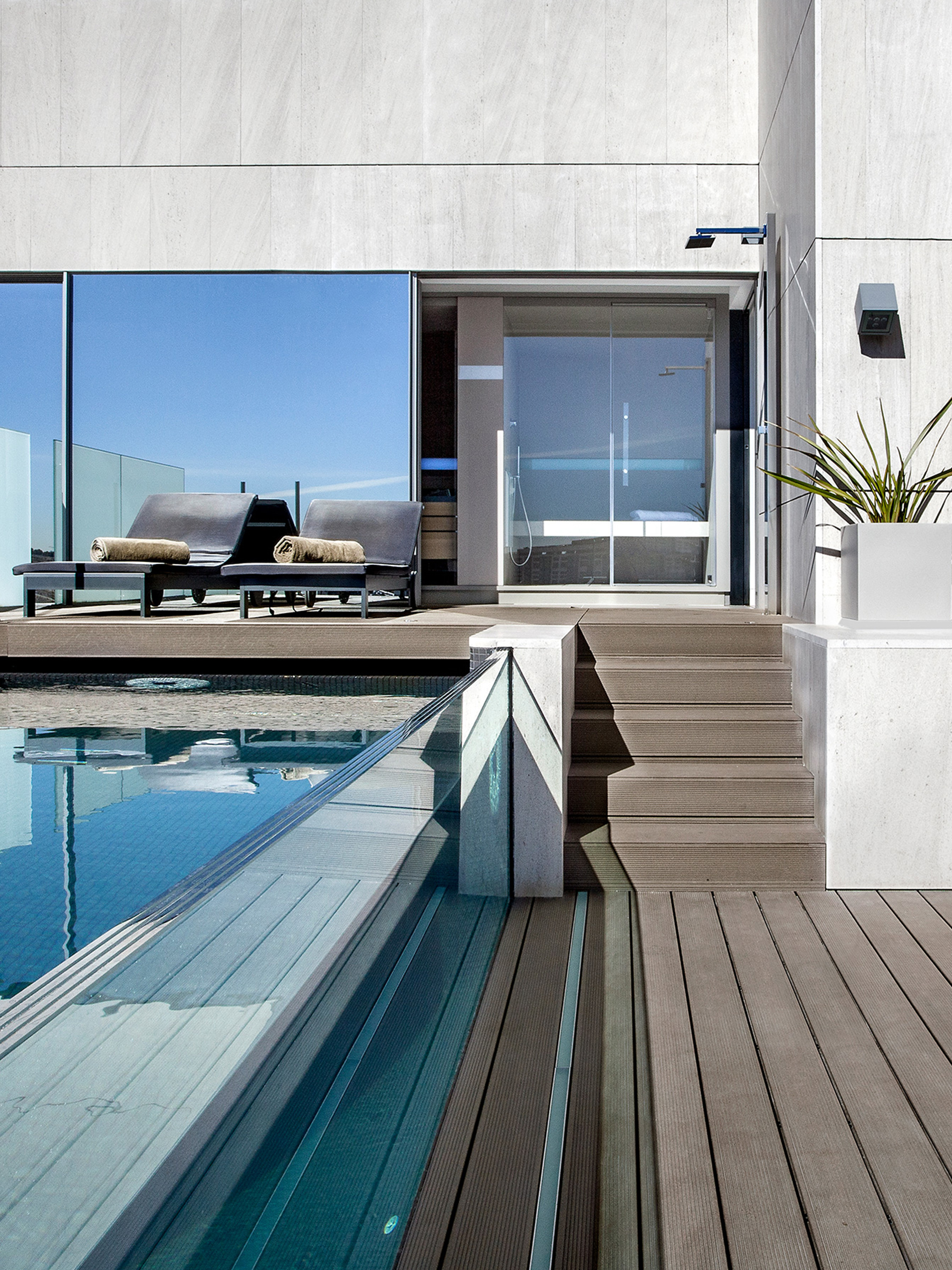 2019-02-1_cover-4-3-1