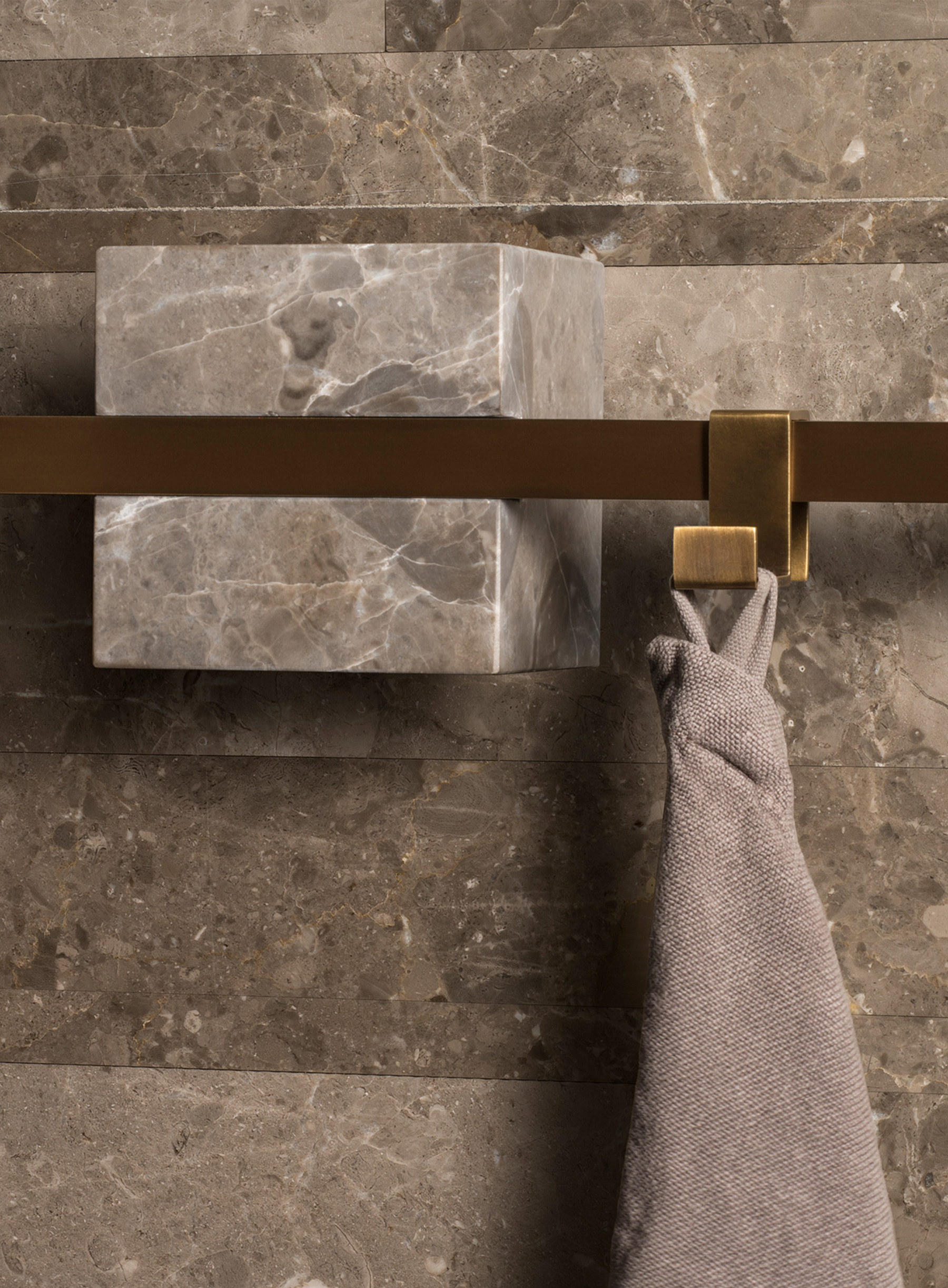 2019-03-banner-mobile_bathrooms_tabl-eau-hooks