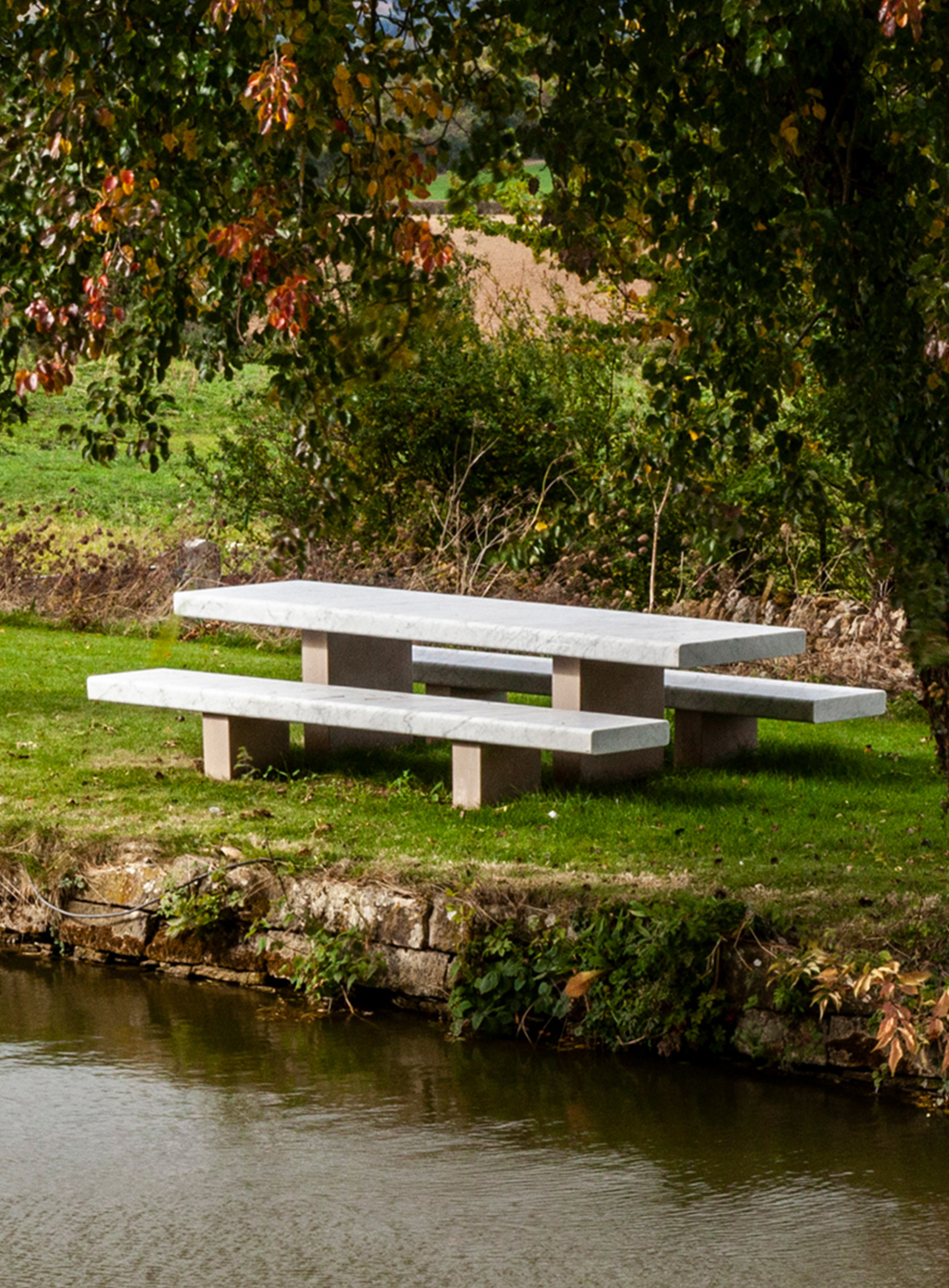 2019-03-banner-mobile_home_span-outdoor-table-and-bench