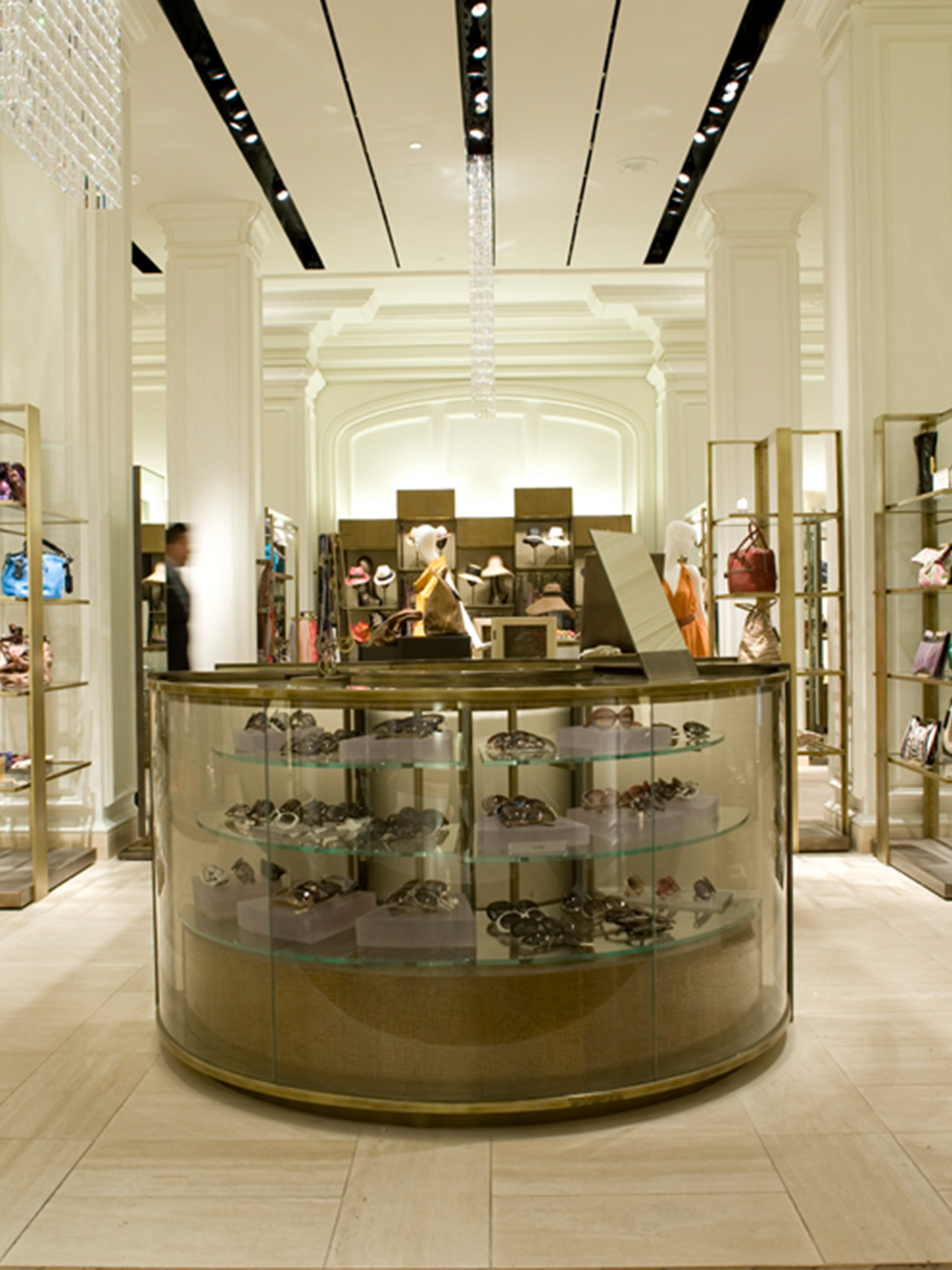 2019-03-cover-4-3_bergdorf