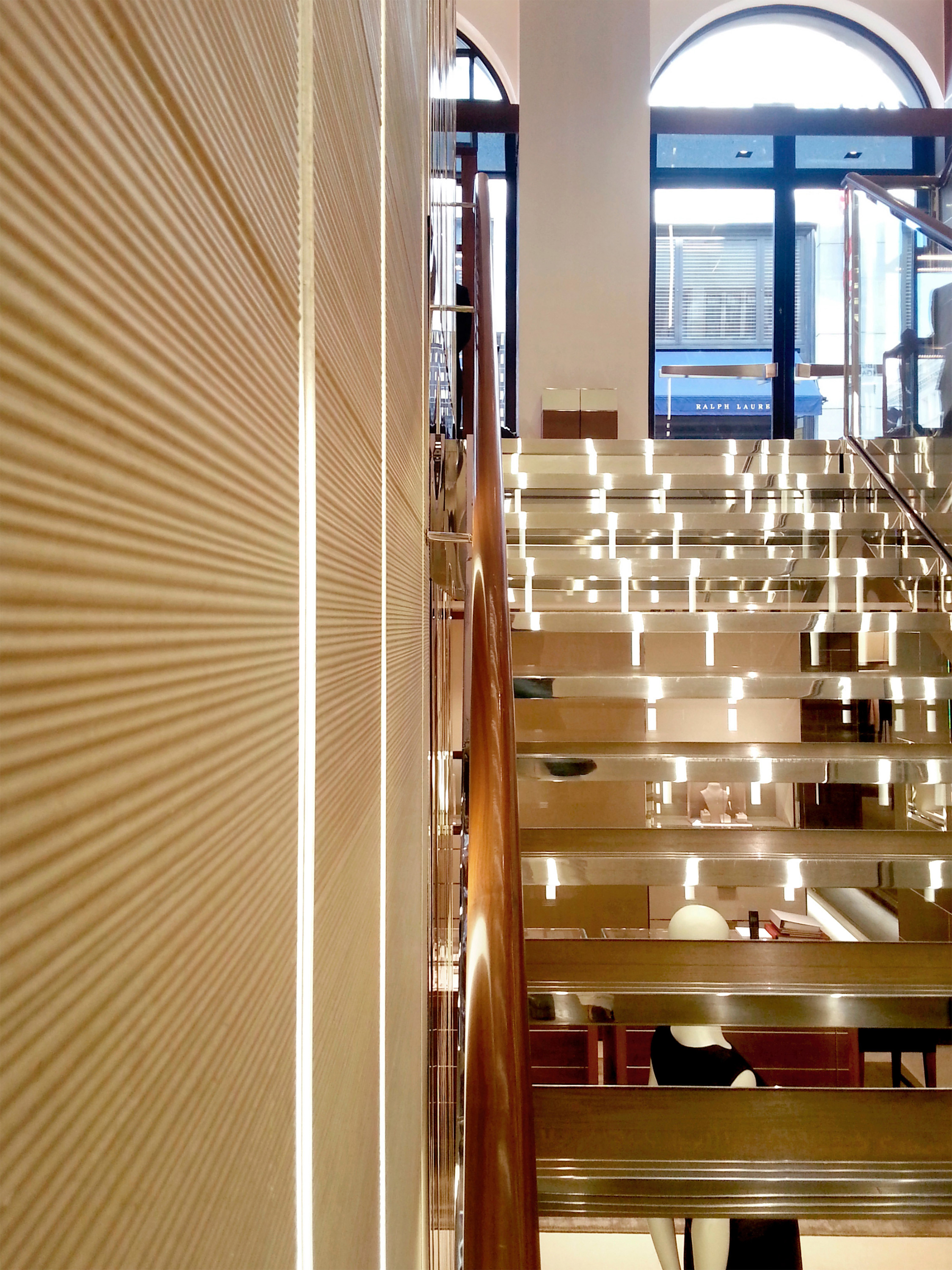 2019-03-cover-4-3_ferragamo