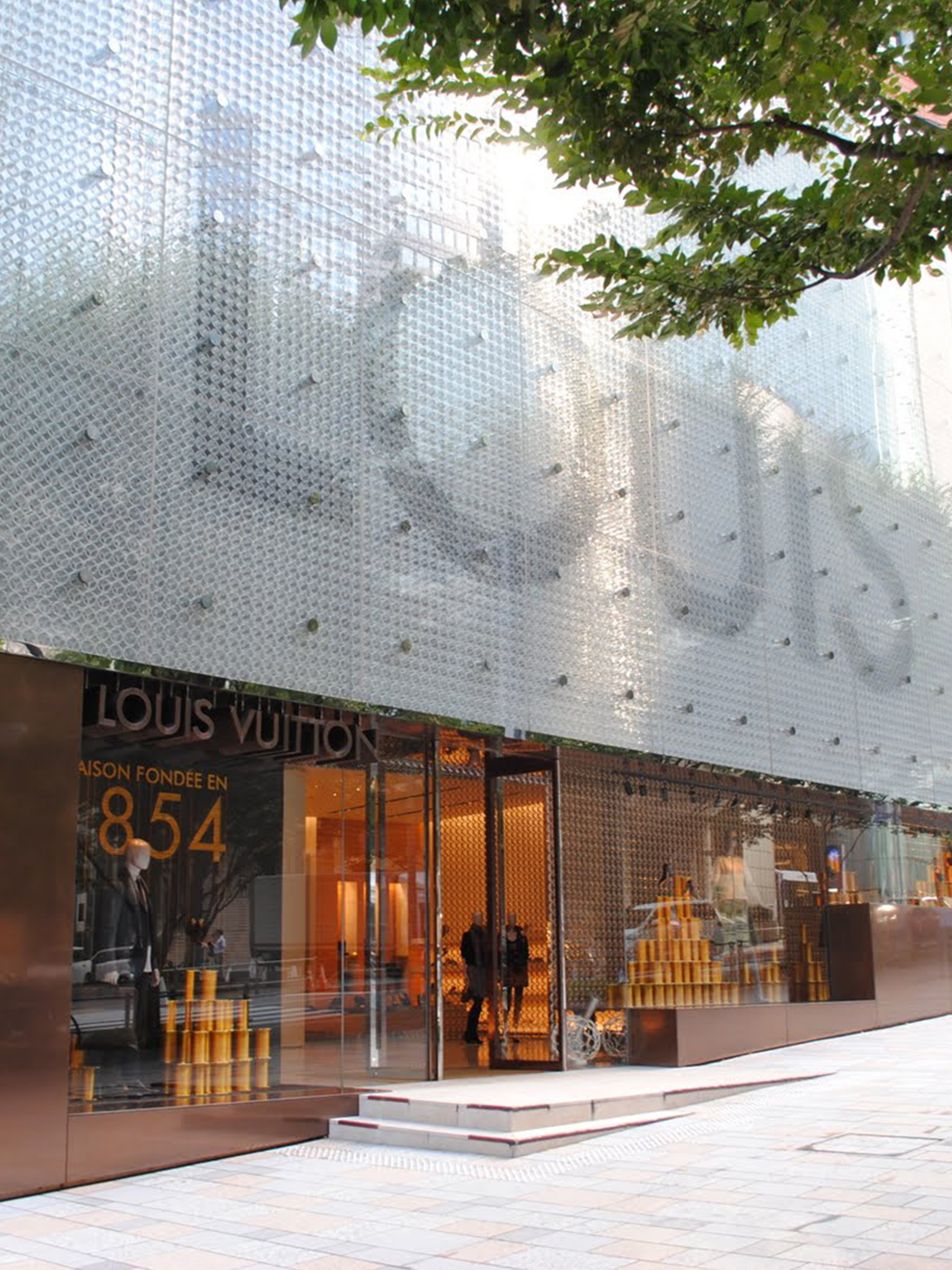 2019-03-cover-4-3_louis-vuitton