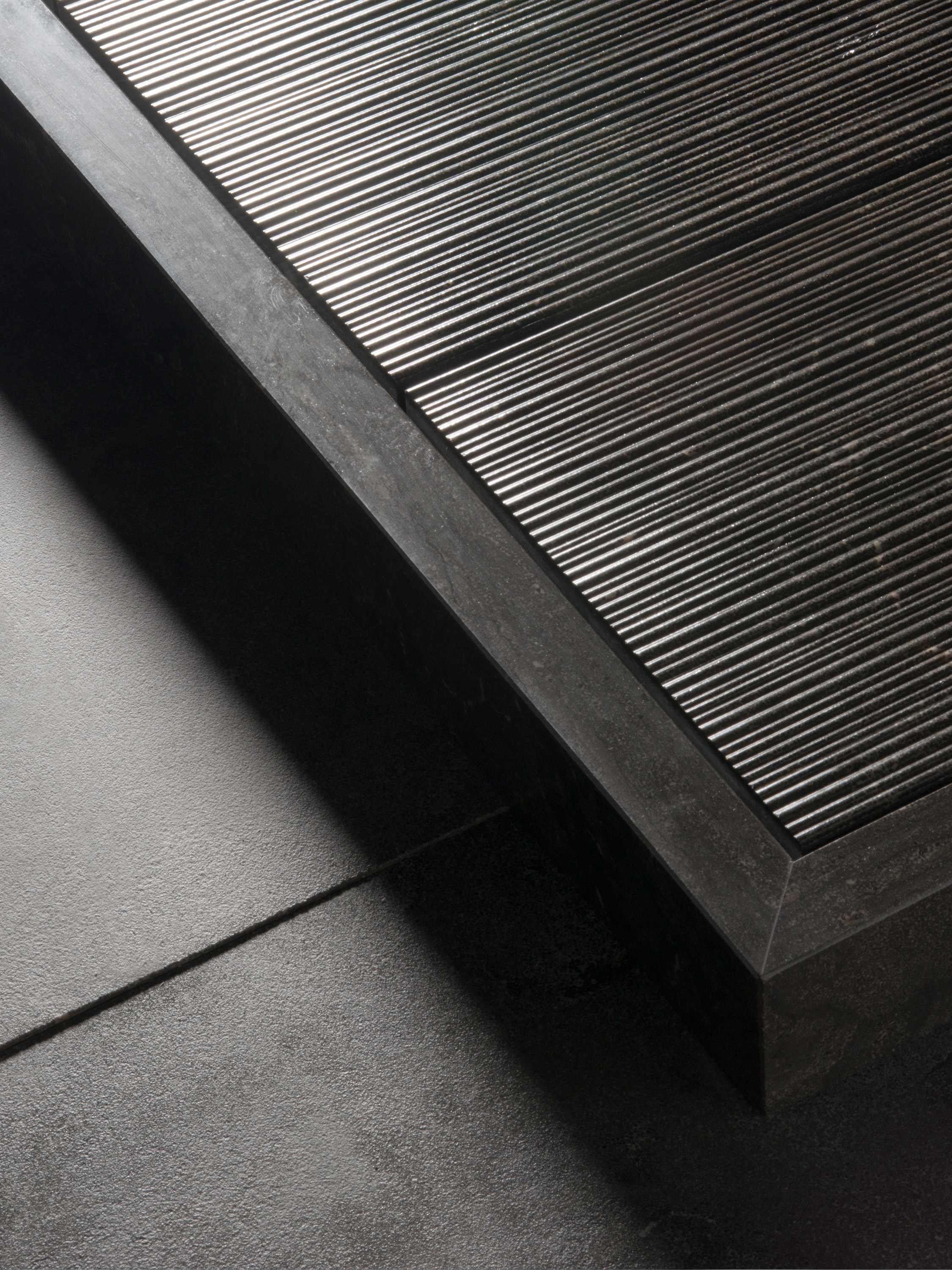 2019-03-cover_bathrooms_filo-raised