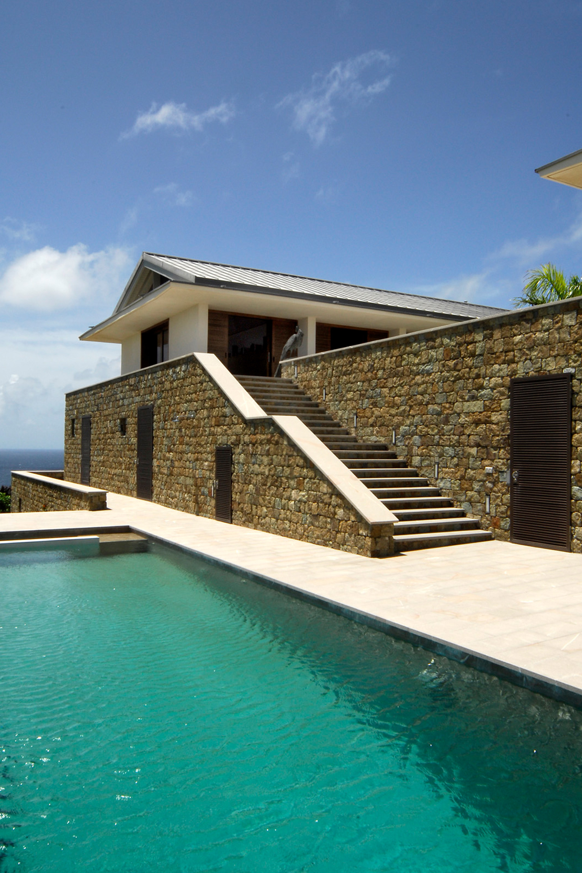 2019-03-griglia-4_3-2_iguana-house