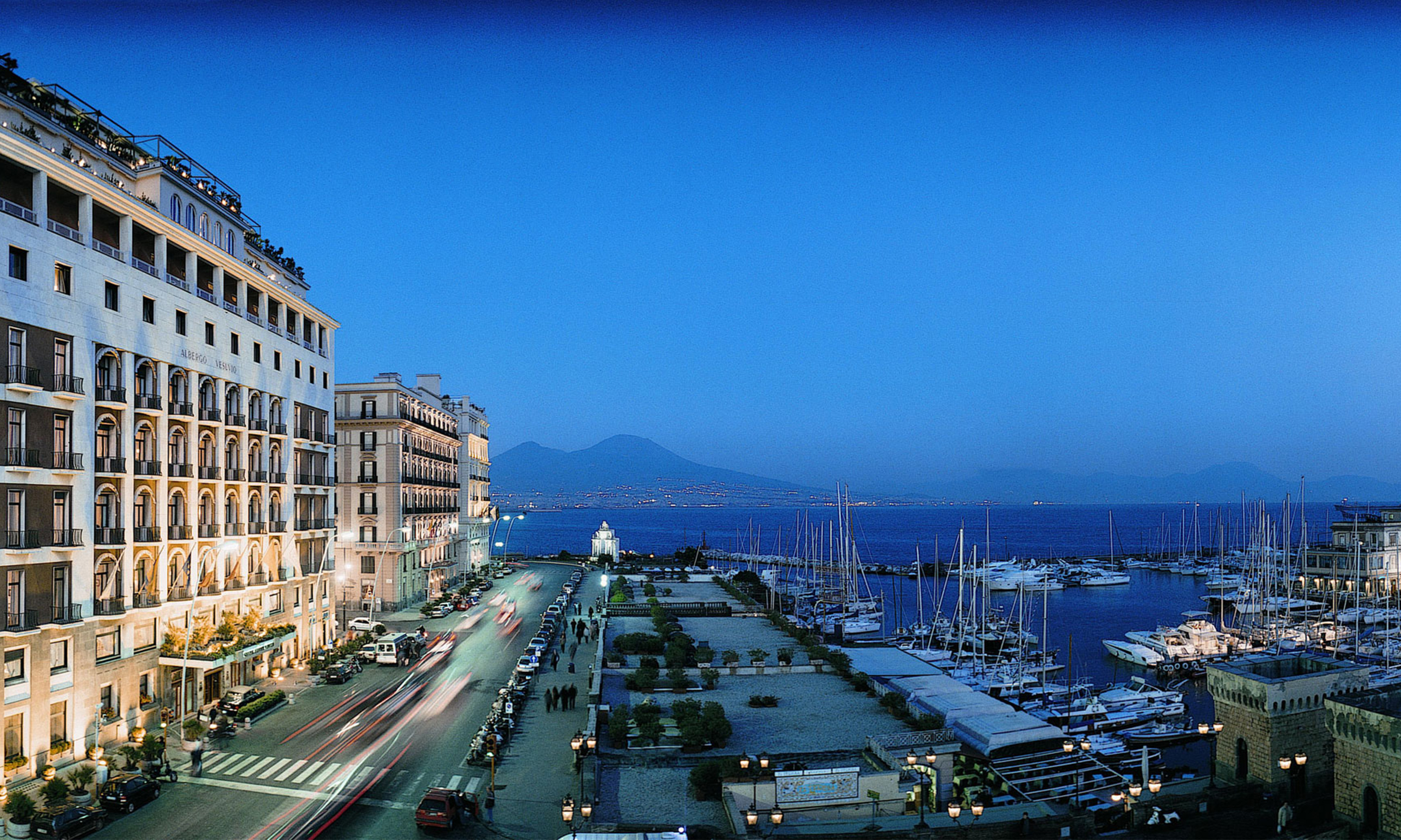 2019-03-banner_5-3_grande-albergo-vesuvio