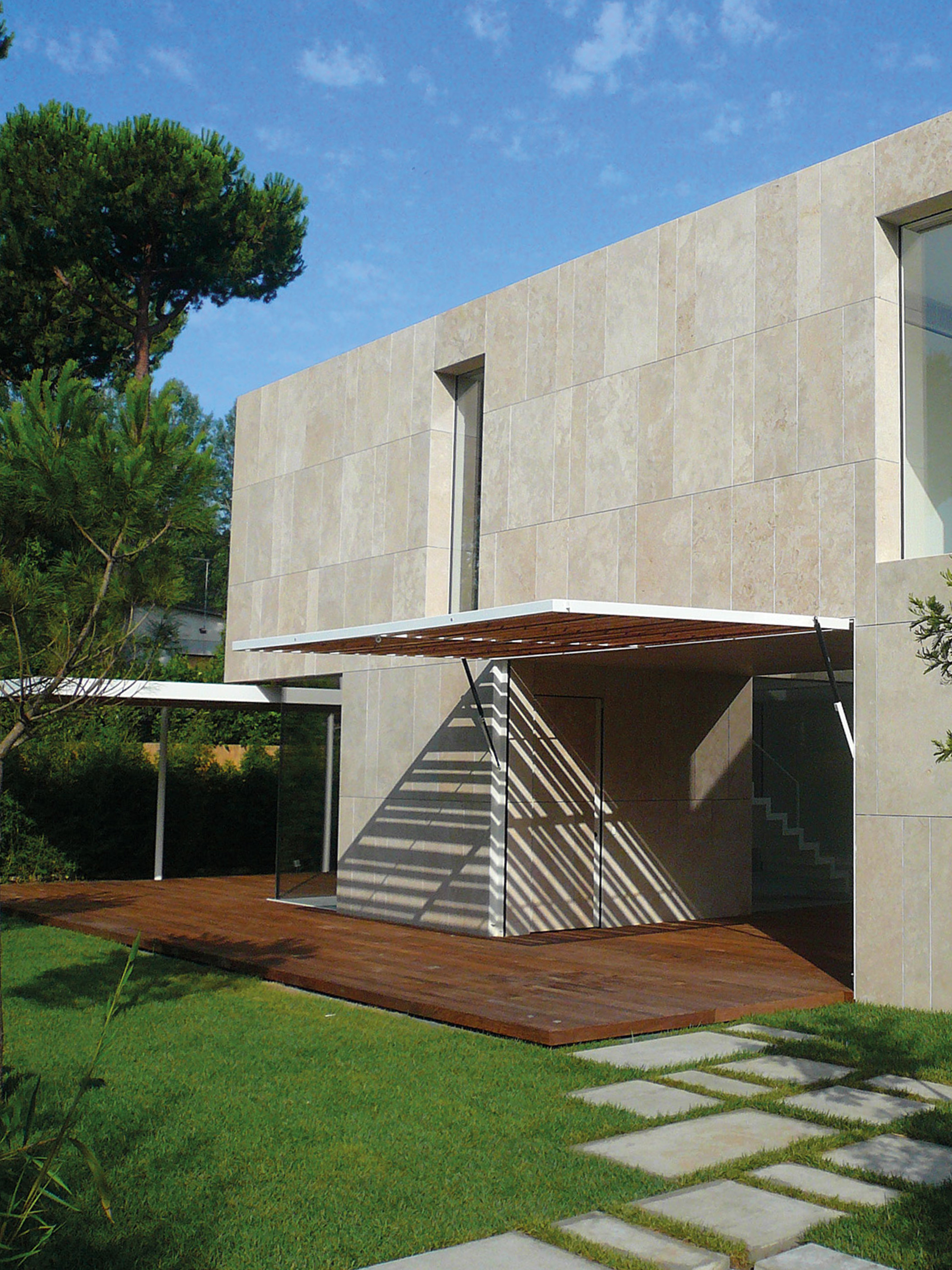 2019-03-cover_4-3_private-villa