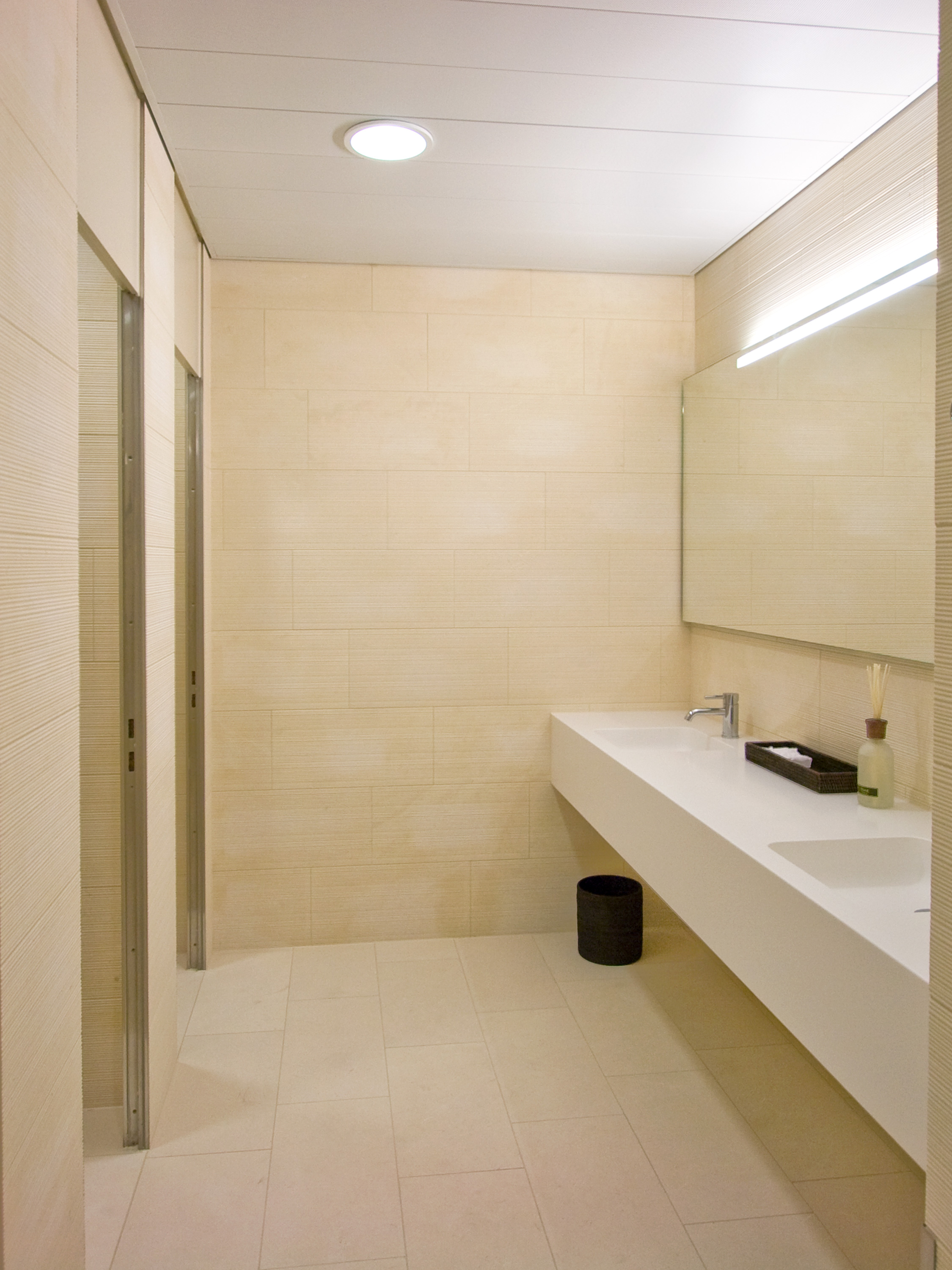 2019-03-cover_4-3_swiss-air-1st-class-longue