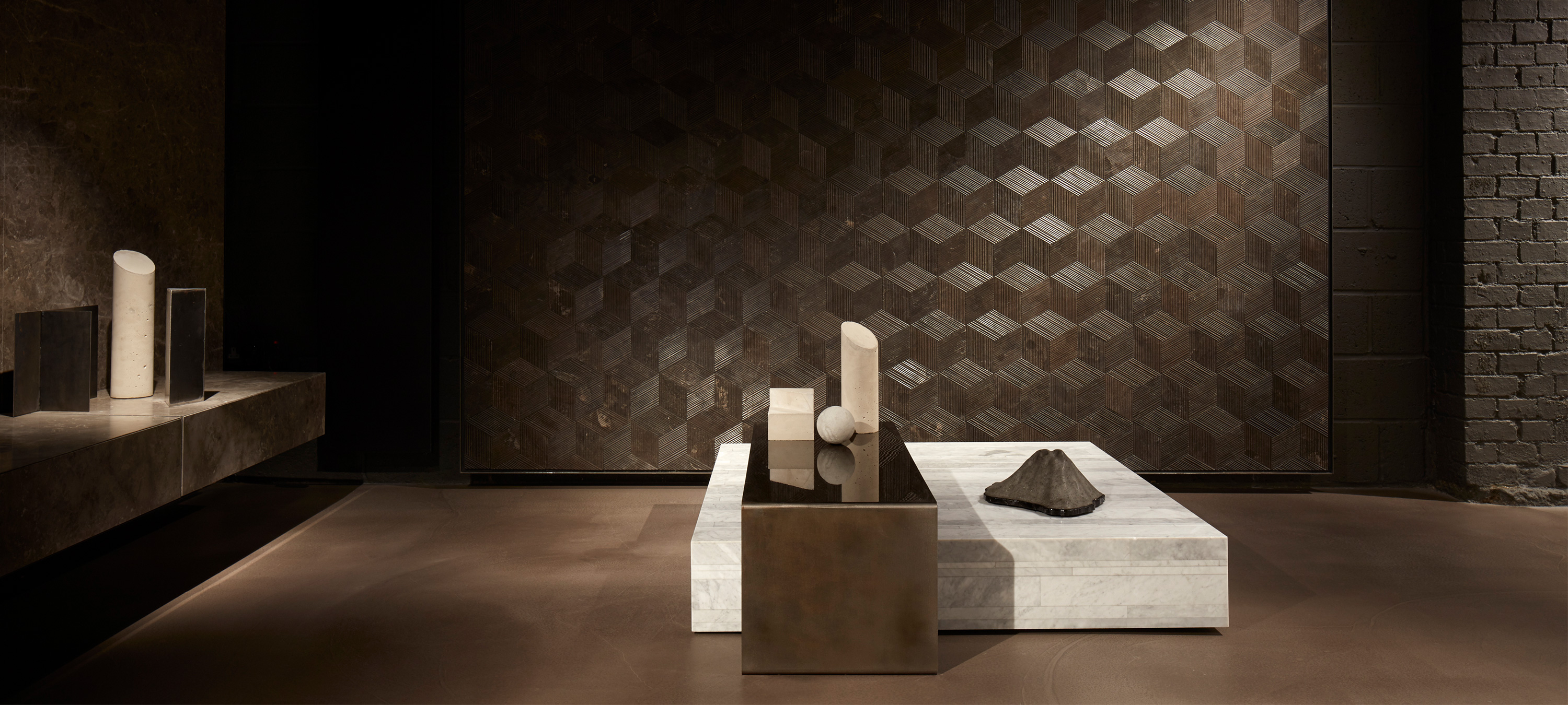 2019-04-banner_20-9_dark-colour