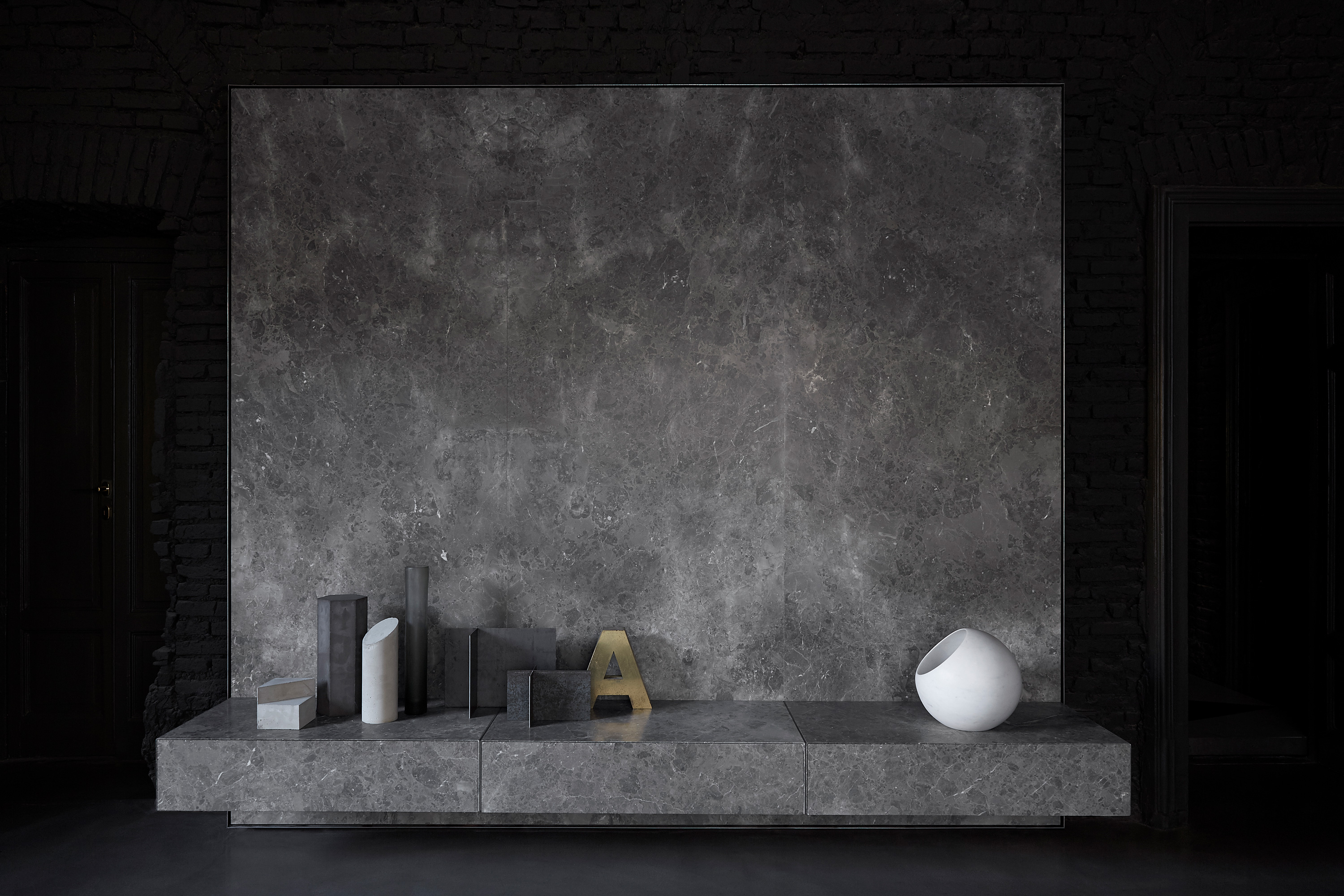 2019-09-salvatori_showroom-milano_2016_ciane-in-gris-du-marais-2