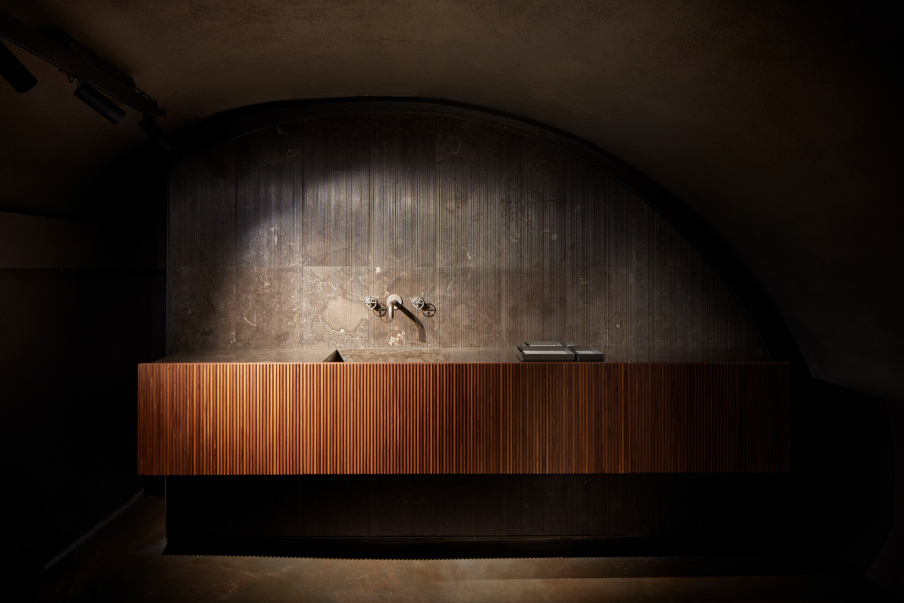 2019-09-salvatori_showroom-wigmore_2017-6