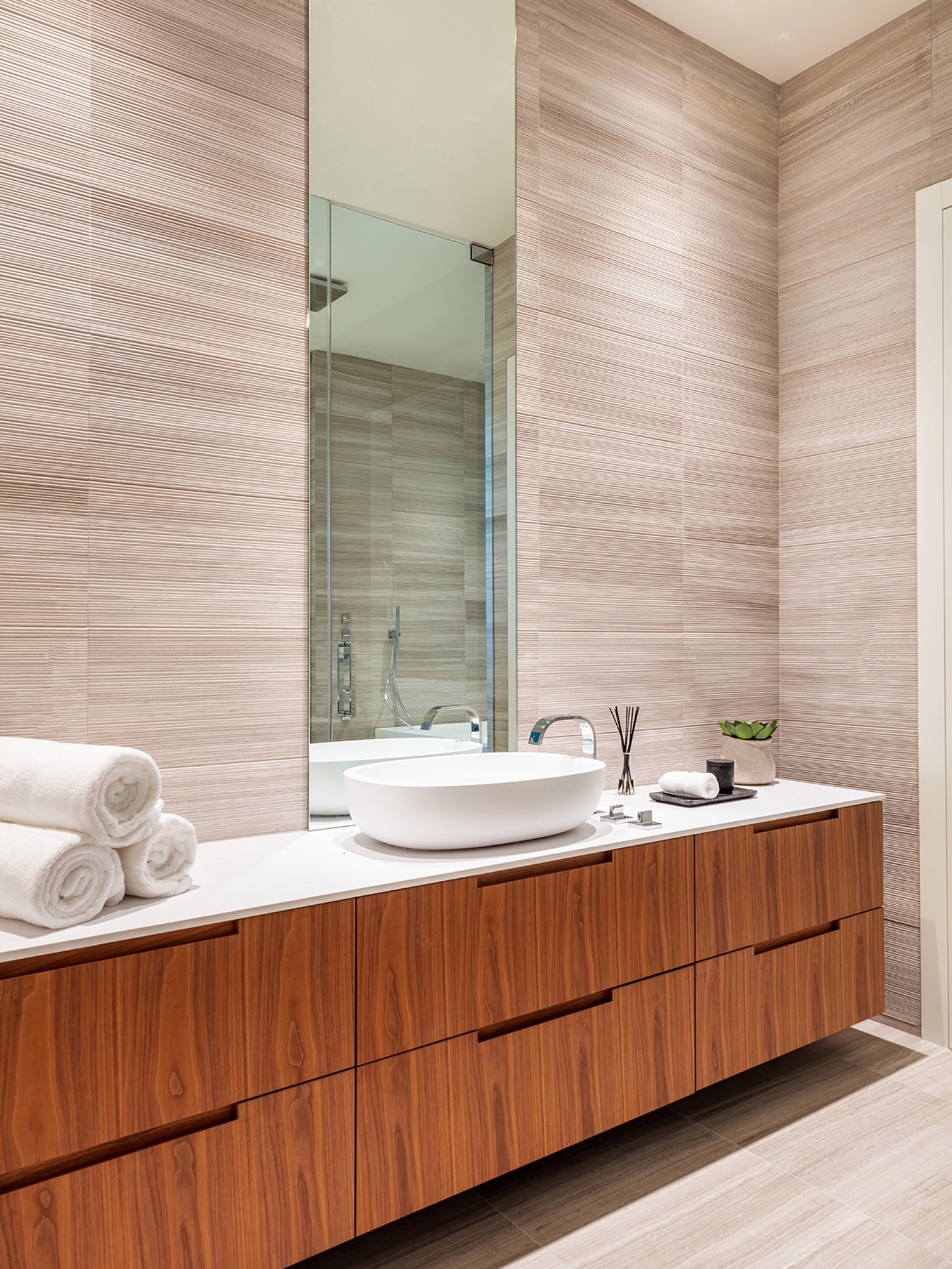 2021-11-cover-project-ritz-carlton